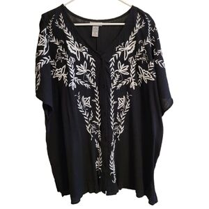 Catherines womens plus size black & white  embroidered blouse size 3X